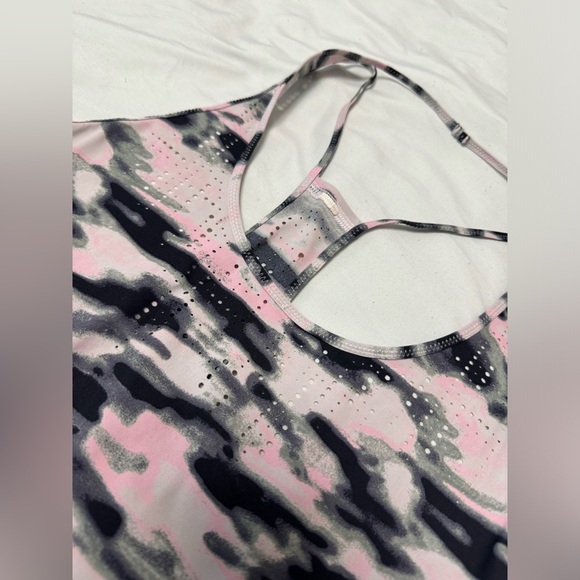 Lululemon Water Bound Singlet - Picture 4 of 8